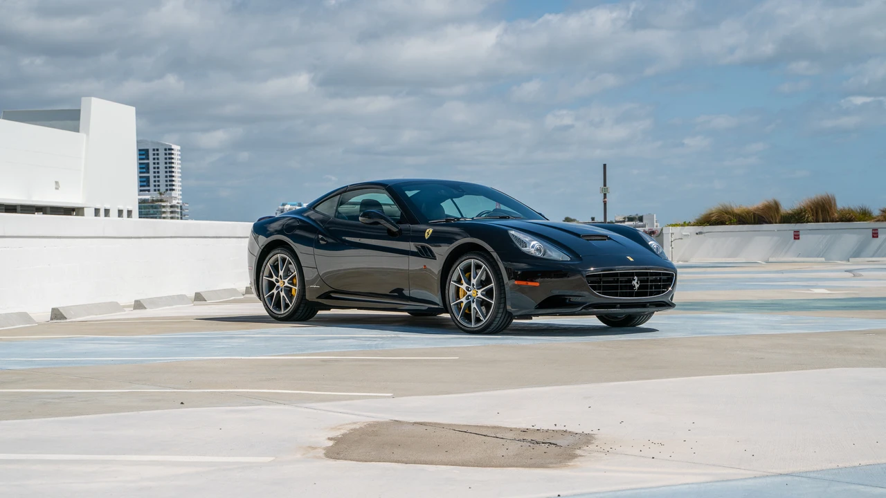 2011 Ferrari California - Image 5 of 31