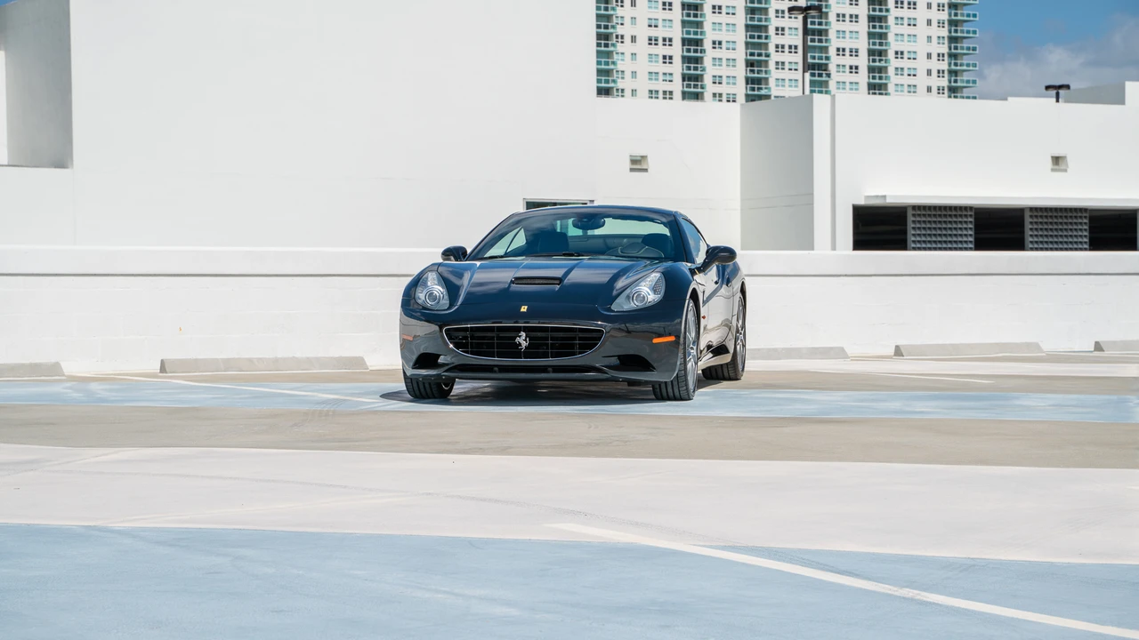 2011 Ferrari California - Image 11 of 31