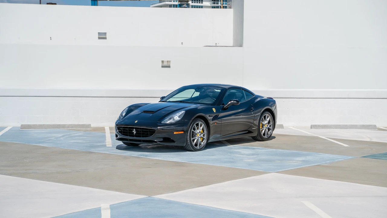 2011 Ferrari California - Image 12 of 31
