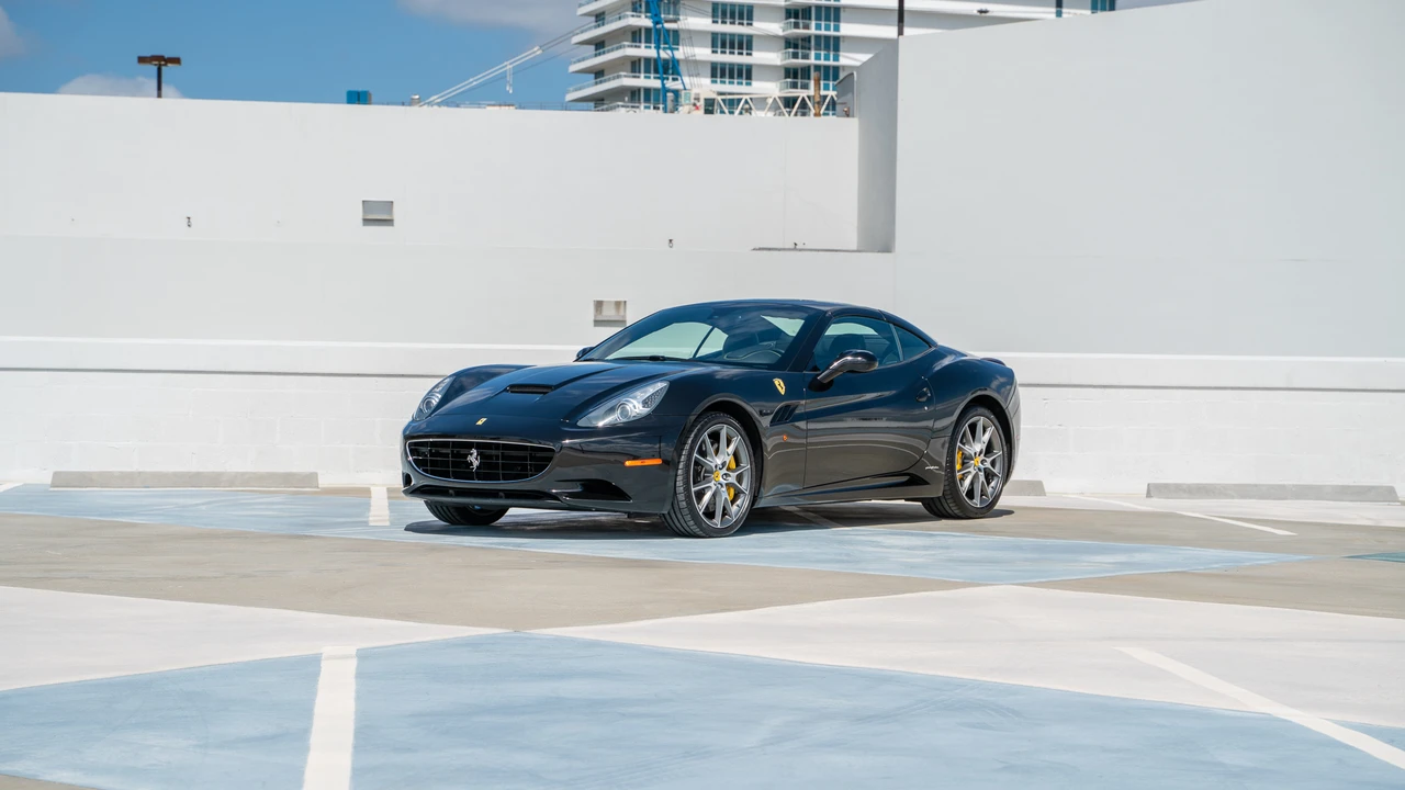 2011 Ferrari California - Image 14 of 31