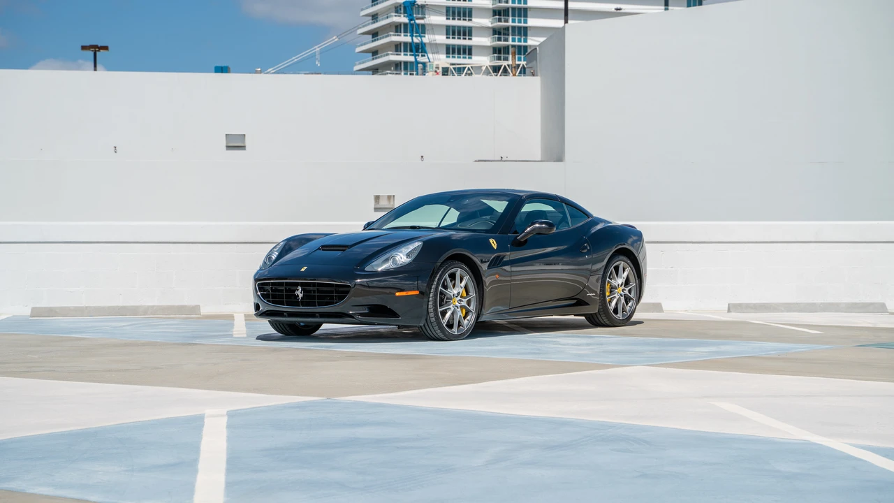 2011 Ferrari California - Image 15 of 31