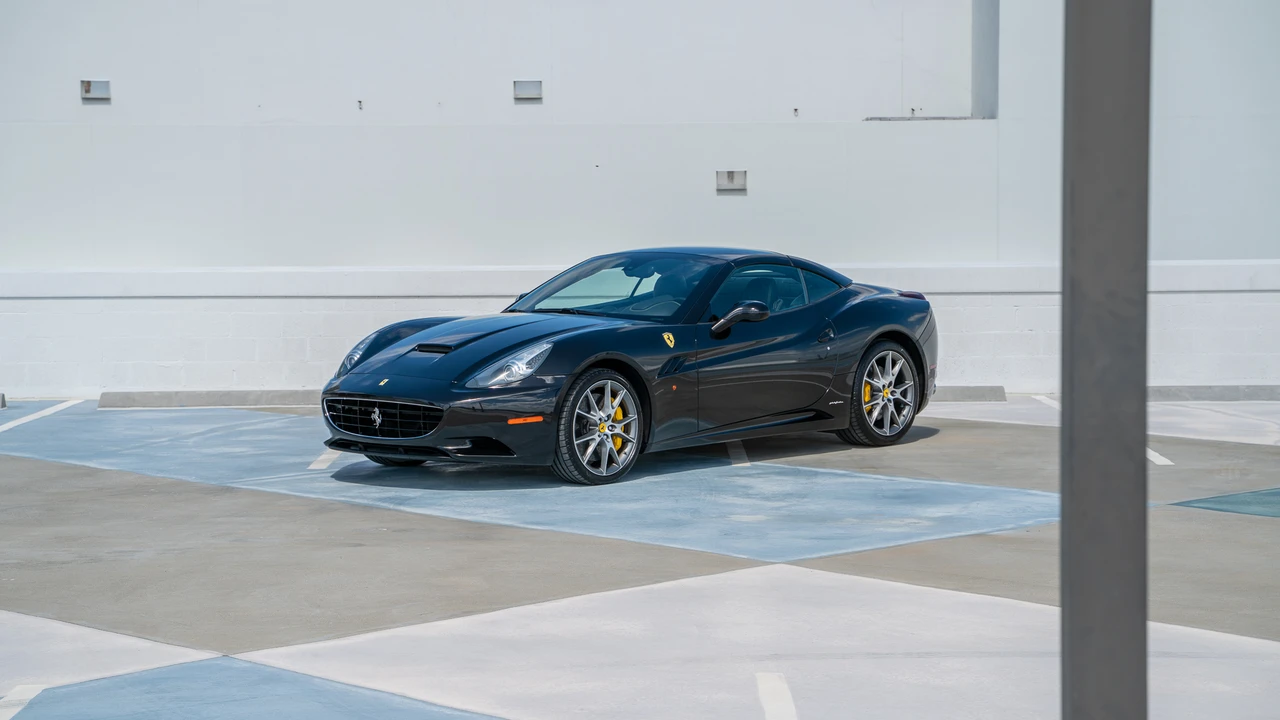 2011 Ferrari California - Image 17 of 31