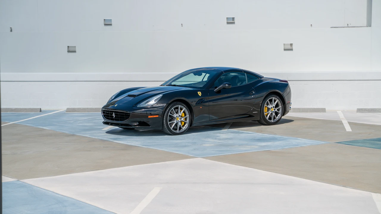 2011 Ferrari California - Image 18 of 31