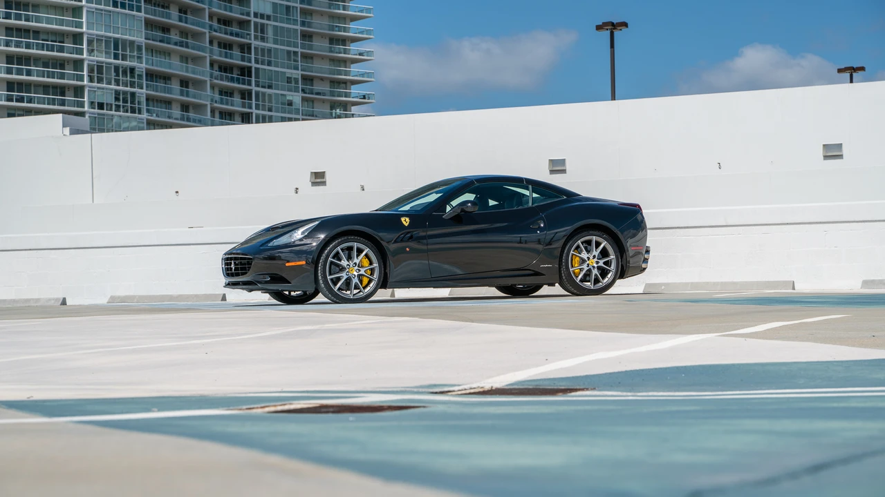 2011 Ferrari California - Image 22 of 31
