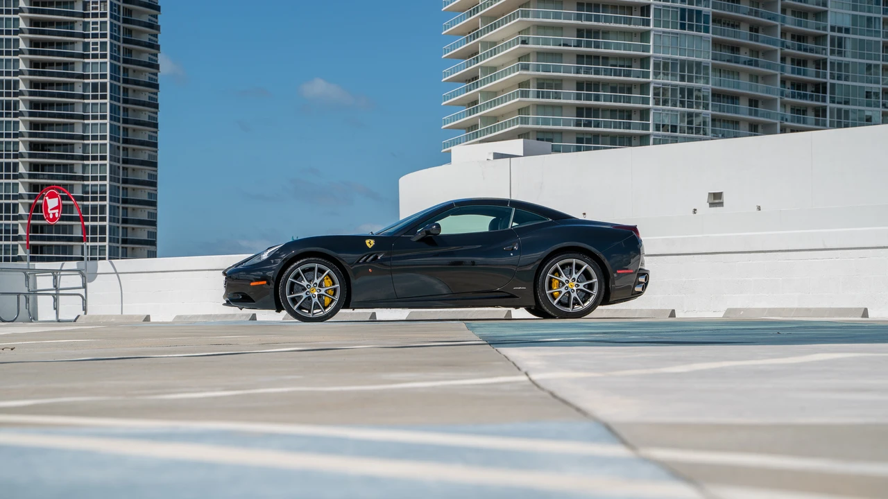 2011 Ferrari California - Image 25 of 31