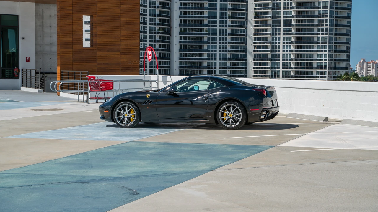 2011 Ferrari California - Image 27 of 31