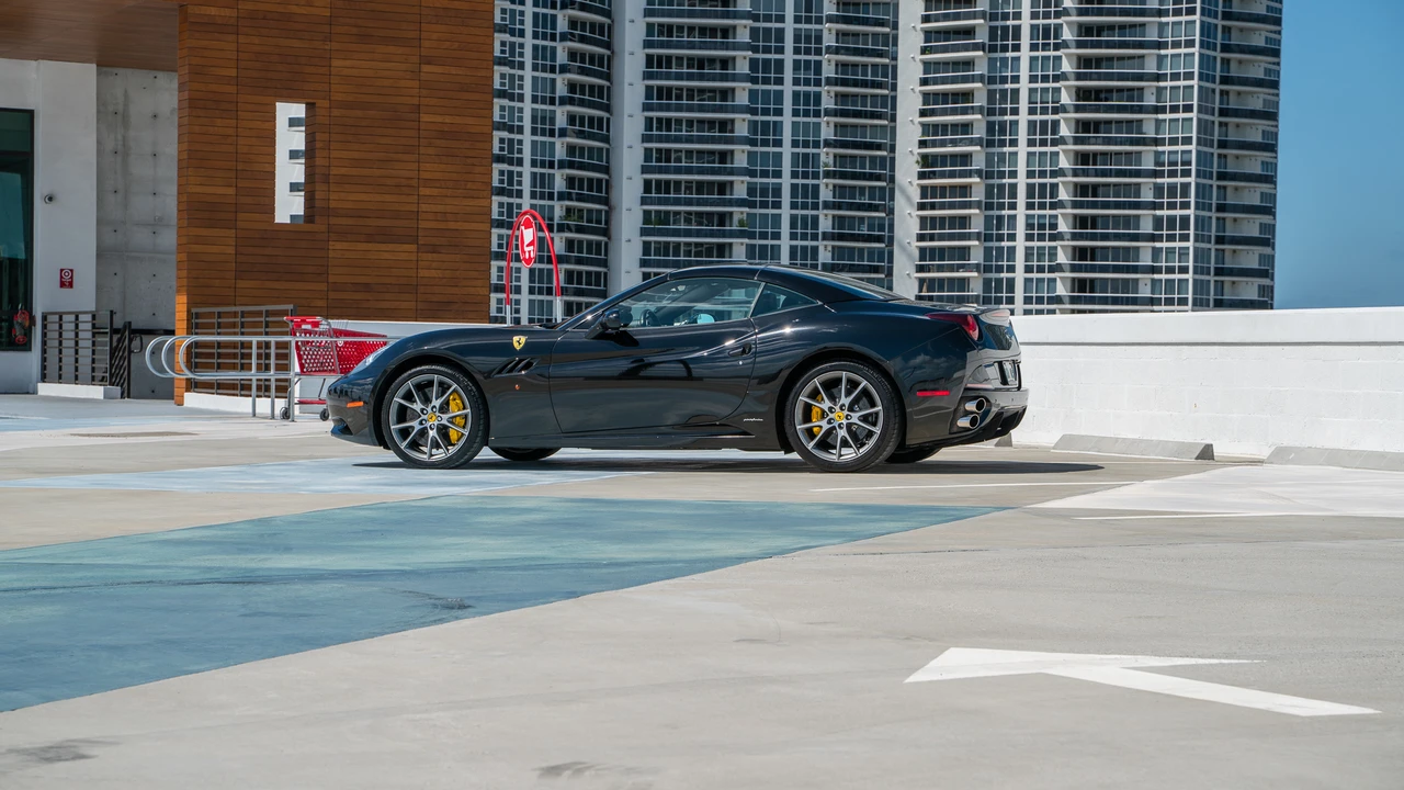 2011 Ferrari California - Image 28 of 31