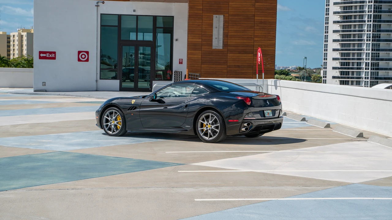 2011 Ferrari California - Image 31 of 31