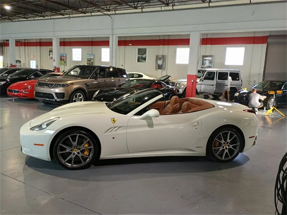 2011 Ferrari California - Image 2 of 31
