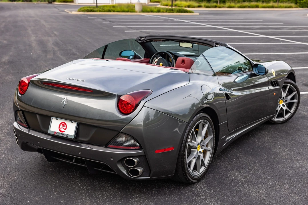 2011 Ferrari California - Image 12 of 31