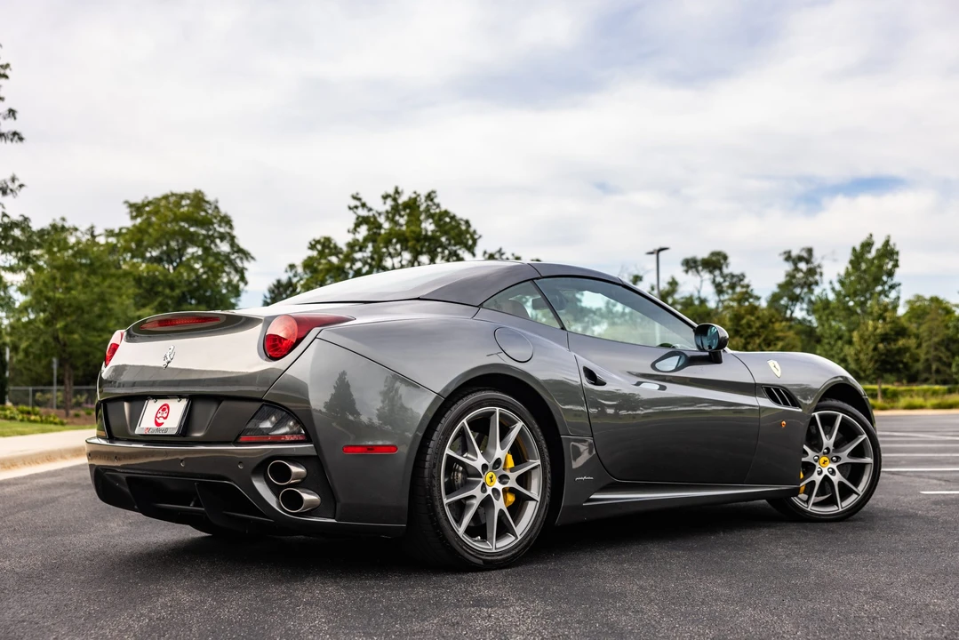 2011 Ferrari California - Image 24 of 31