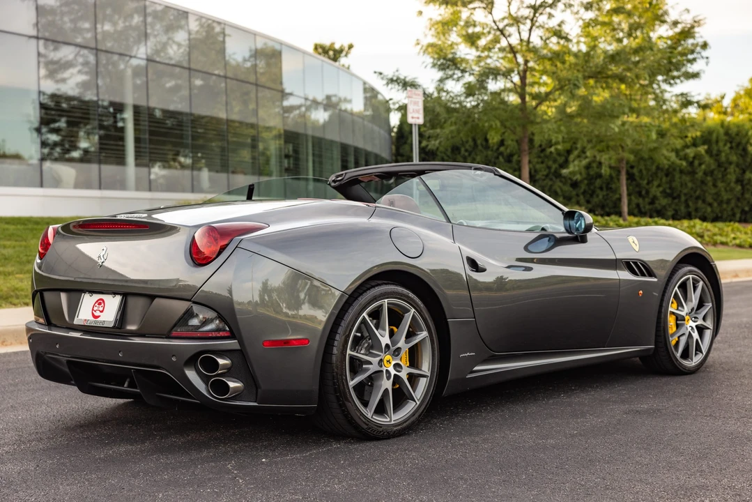 2011 Ferrari California - Image 10 of 31