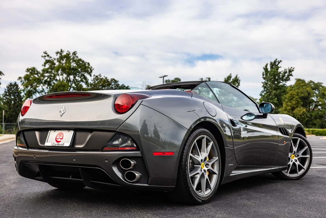 2011 Ferrari California - Image 11 of 31