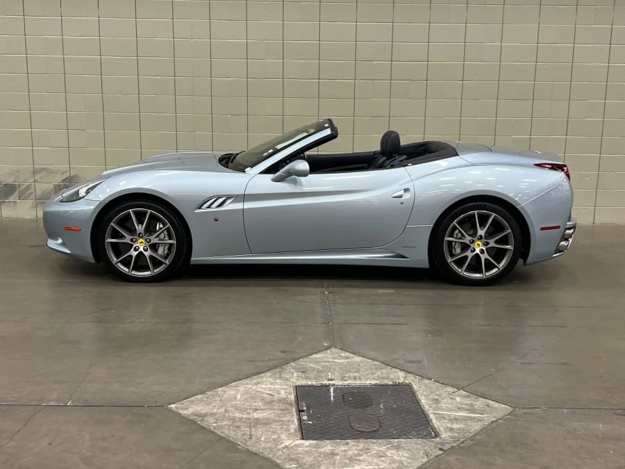 2011 Ferrari California - Image 2 of 12