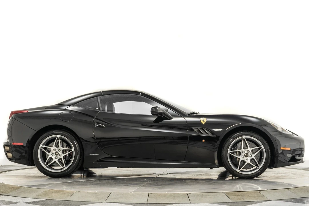 2011 Ferrari California - Image 18 of 21