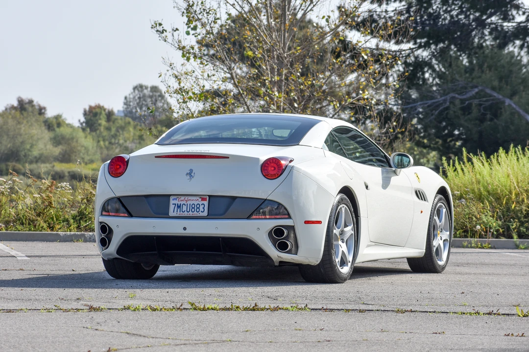 2011 Ferrari California - Image 11 of 31