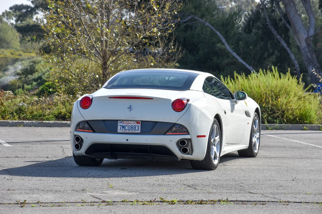 2011 Ferrari California - Image 10 of 31