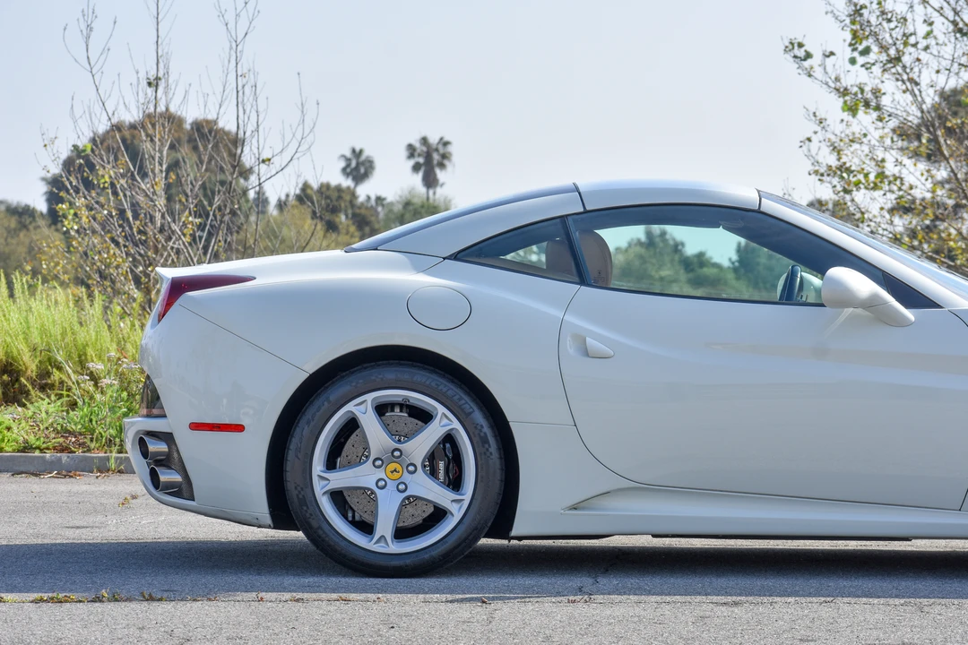 2011 Ferrari California - Image 19 of 31