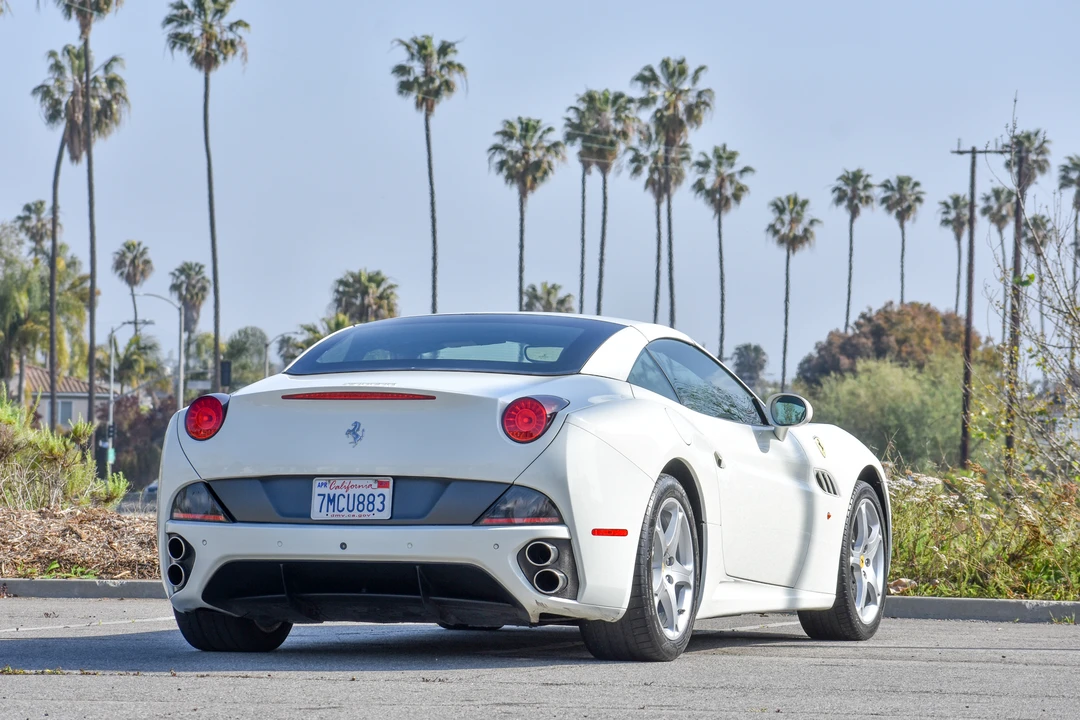 2011 Ferrari California - Image 12 of 31