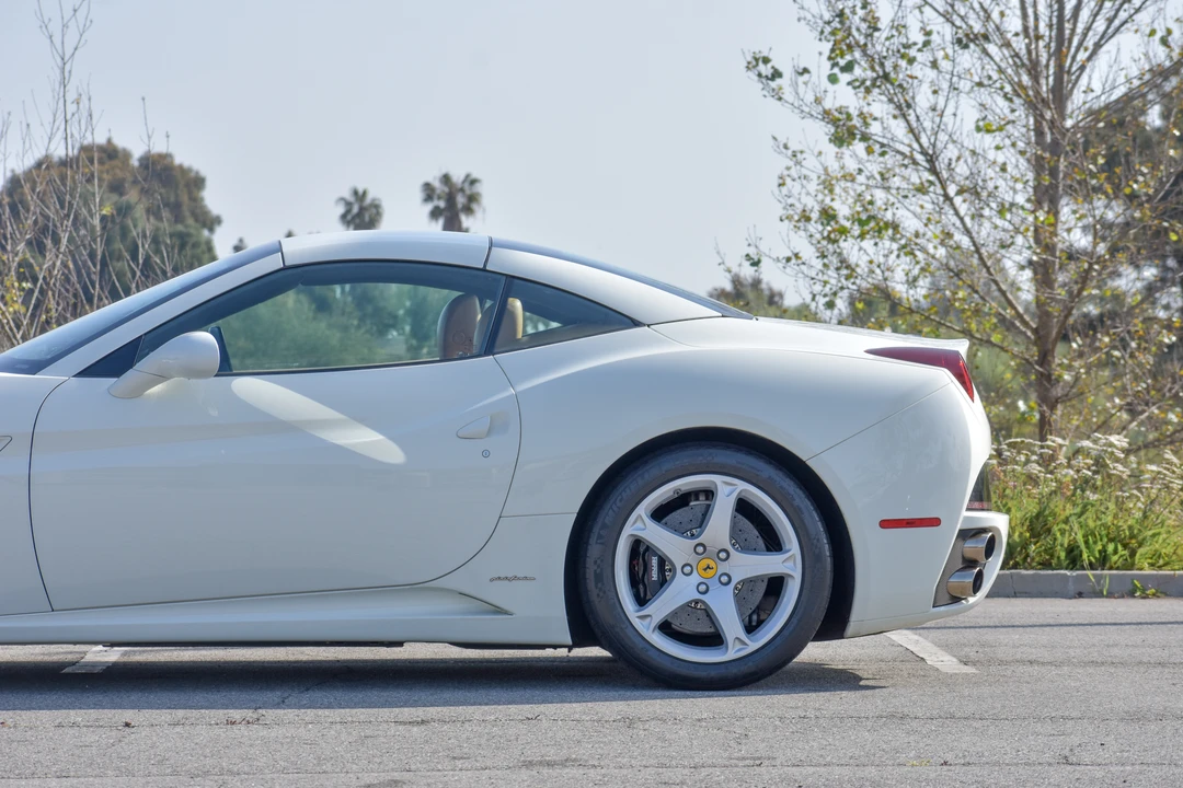 2011 Ferrari California - Image 18 of 31