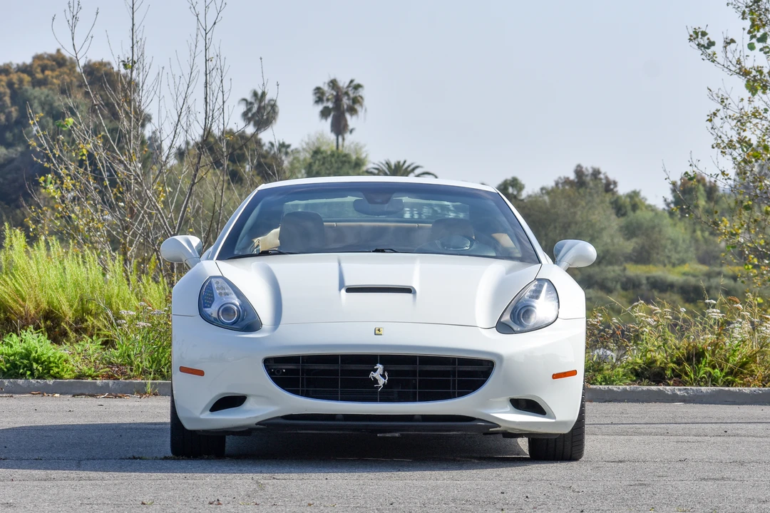 2011 Ferrari California - Image 2 of 31