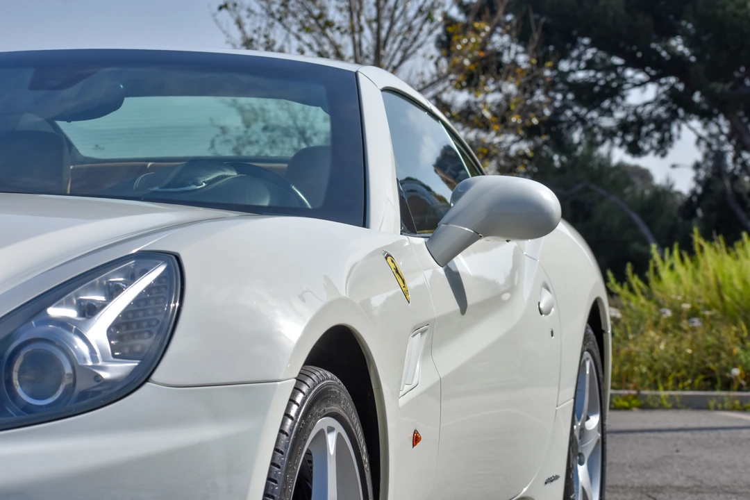 2011 Ferrari California - Image 23 of 31