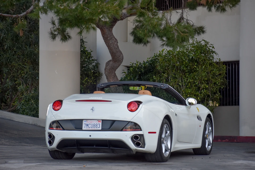 2011 Ferrari California - Image 13 of 31
