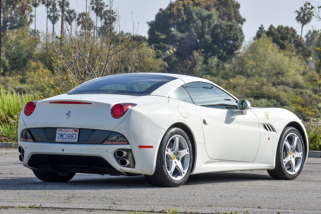 2011 Ferrari California - Image 15 of 31