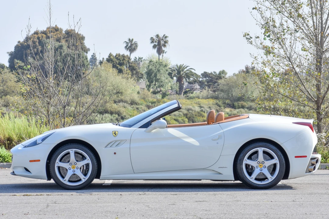 2011 Ferrari California - Image 7 of 31