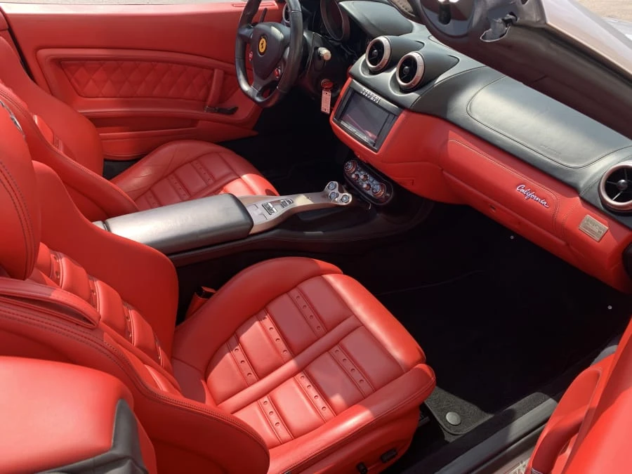 2011 Ferrari California - Image 5 of 10