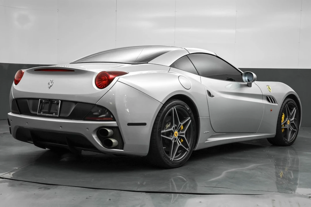 2011 Ferrari California - Image 2 of 12