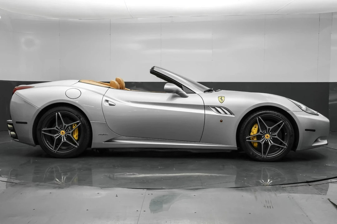 2011 Ferrari California - Image 3 of 21