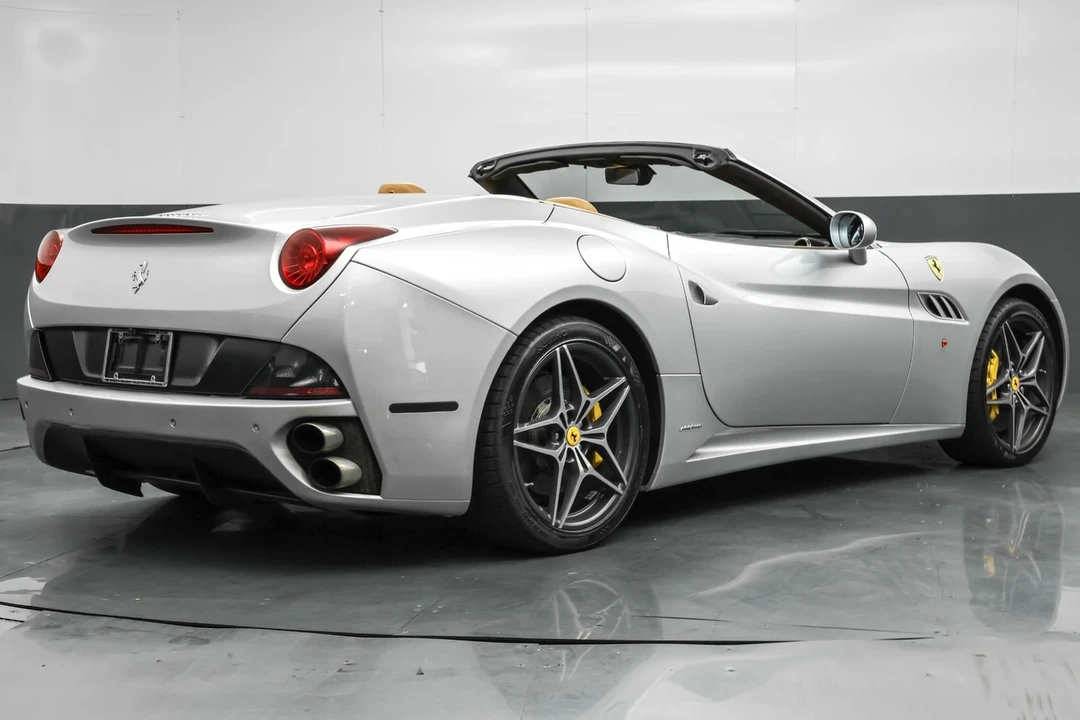 2011 Ferrari California - Image 5 of 21