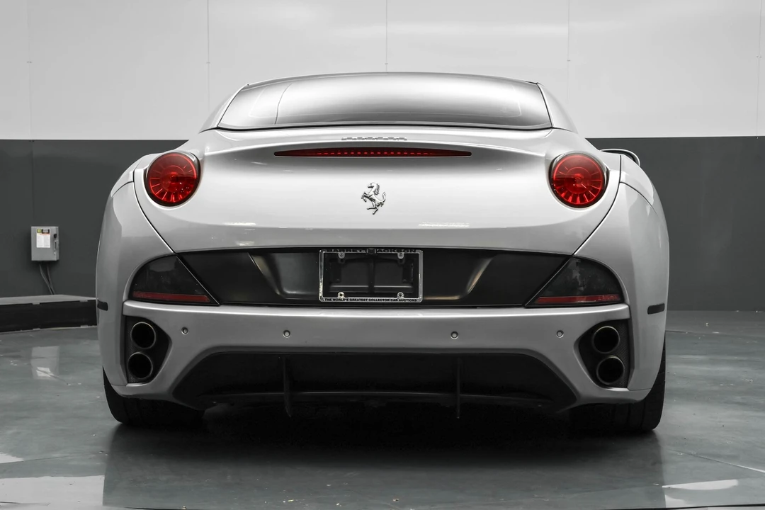 2011 Ferrari California - Image 10 of 12
