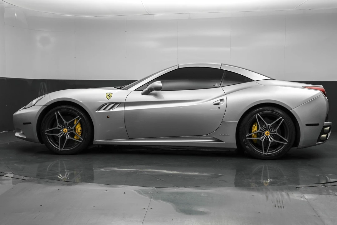 2011 Ferrari California - Image 9 of 12