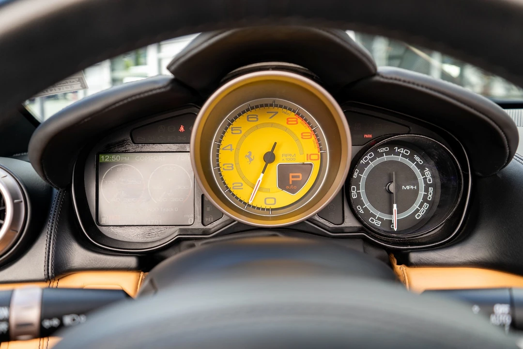 2011 Ferrari California - Image 16 of 31