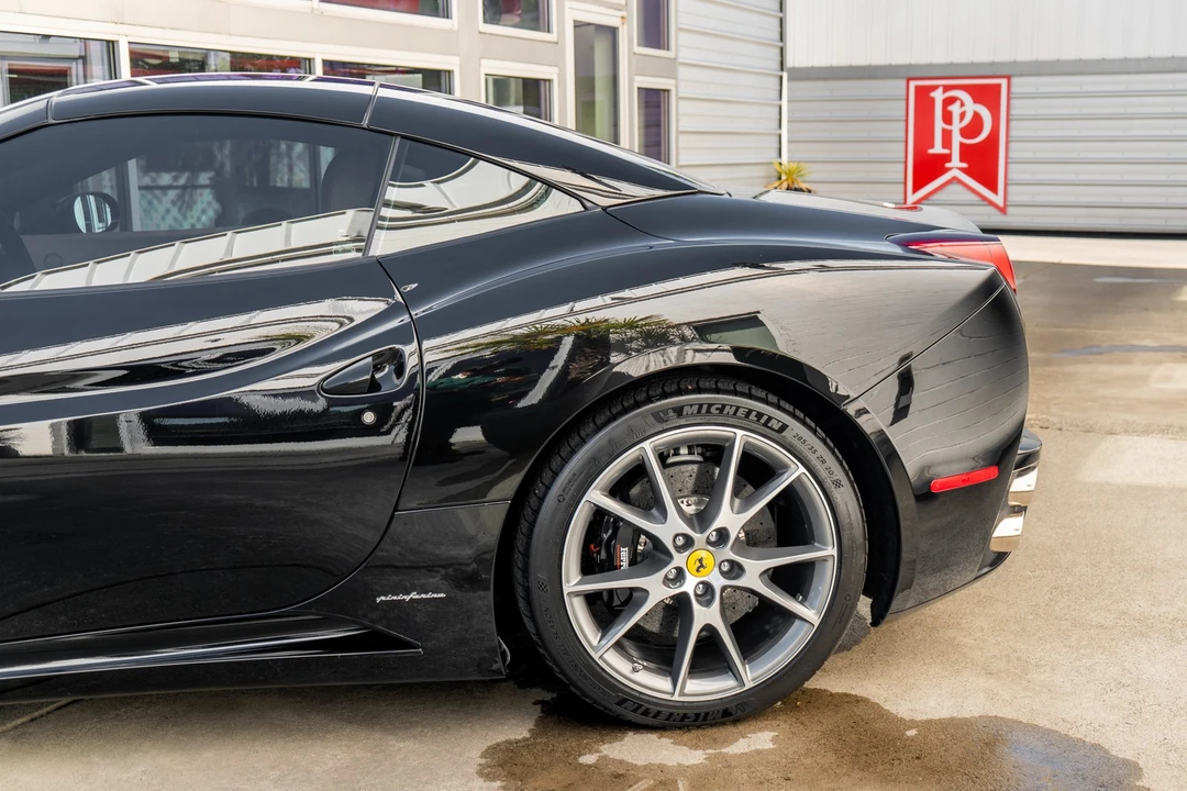 2011 Ferrari California - Image 4 of 31