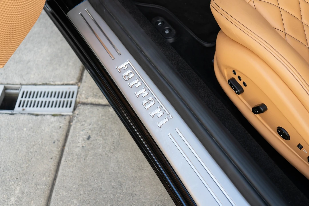 2011 Ferrari California - Image 13 of 31
