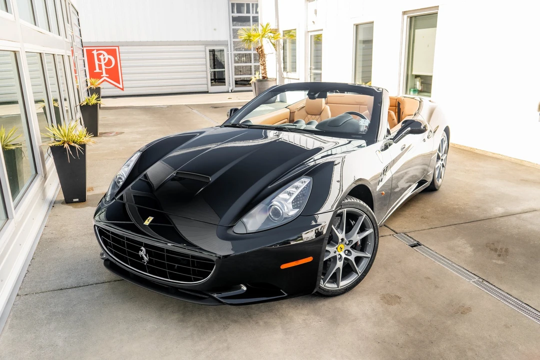 2011 Ferrari California - Image 2 of 31