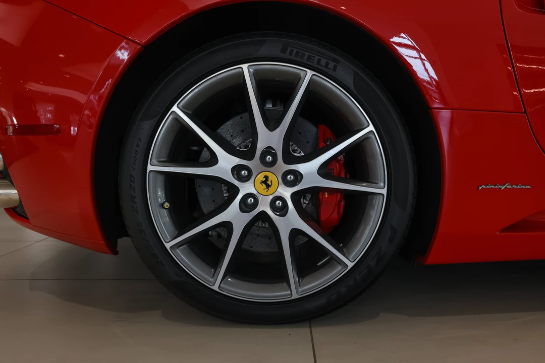 2011 Ferrari California - Image 19 of 31