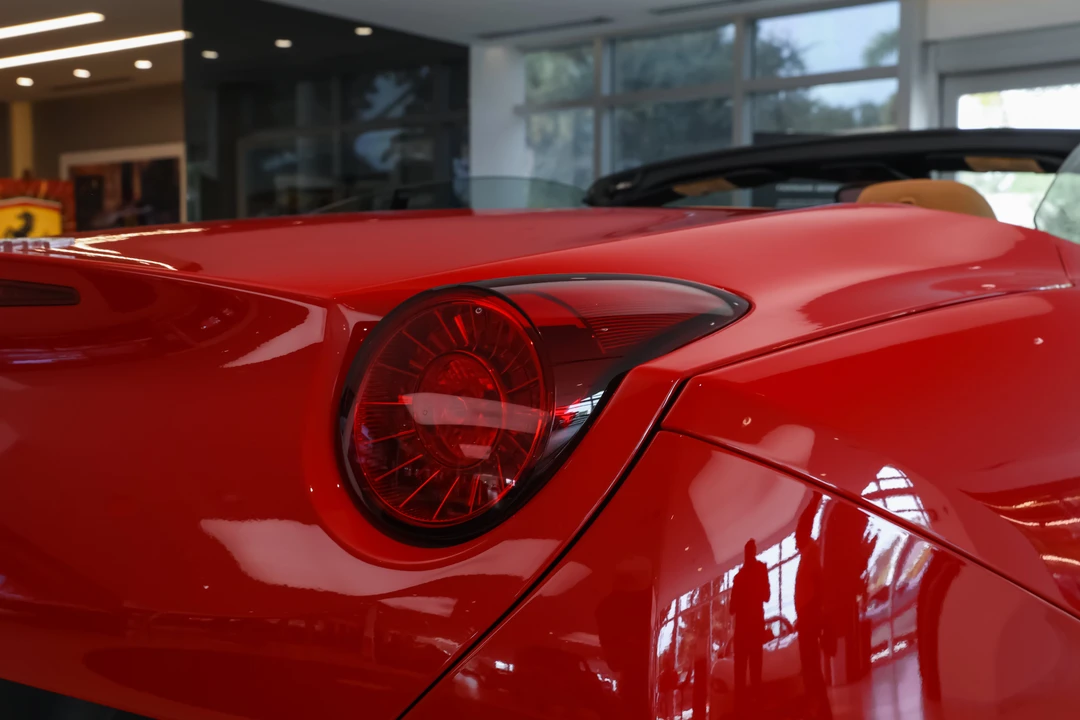 2011 Ferrari California - Image 14 of 31