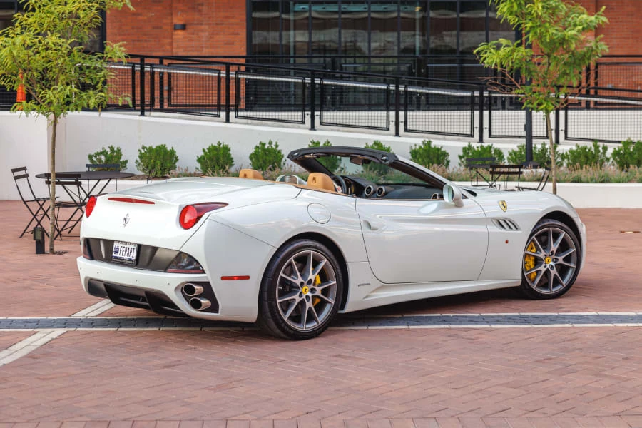 2011 Ferrari California - Image 19 of 31