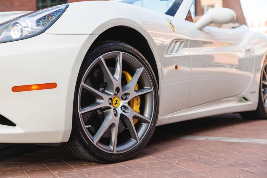 2011 Ferrari California - Image 26 of 31