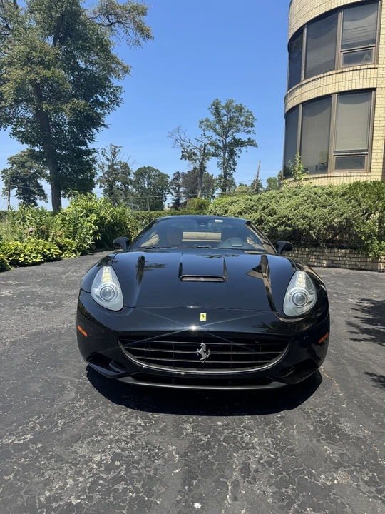 2011 Ferrari California - Image 2 of 31
