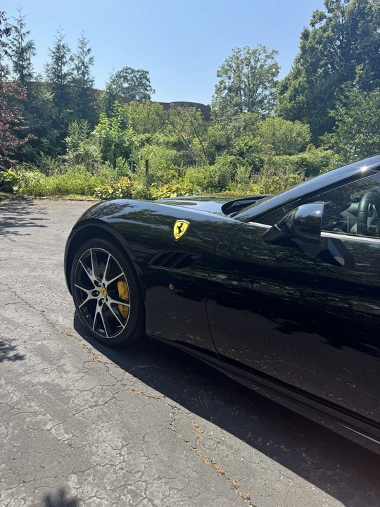 2011 Ferrari California - Image 10 of 31