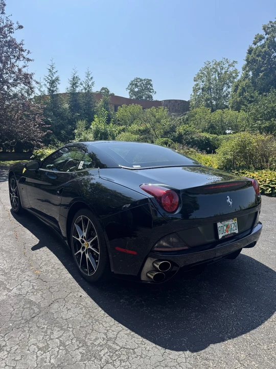 2011 Ferrari California - Image 13 of 31