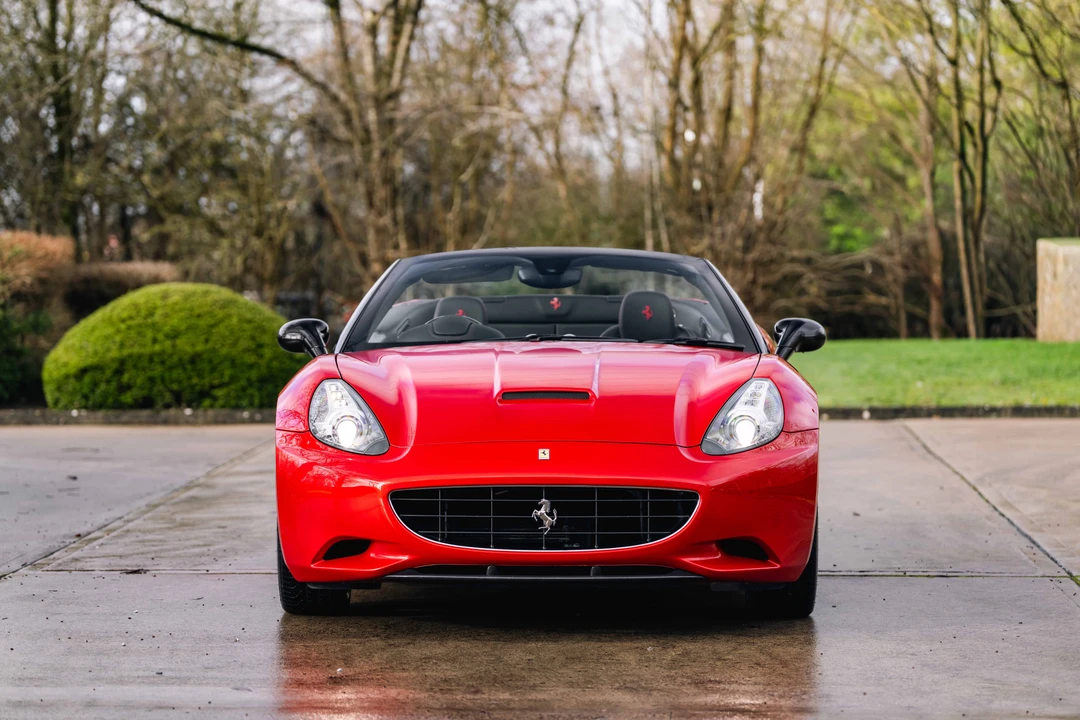 2011 Ferrari California - Image 2 of 31
