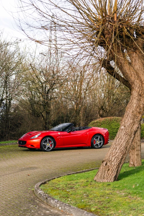 2011 Ferrari California - Image 28 of 31
