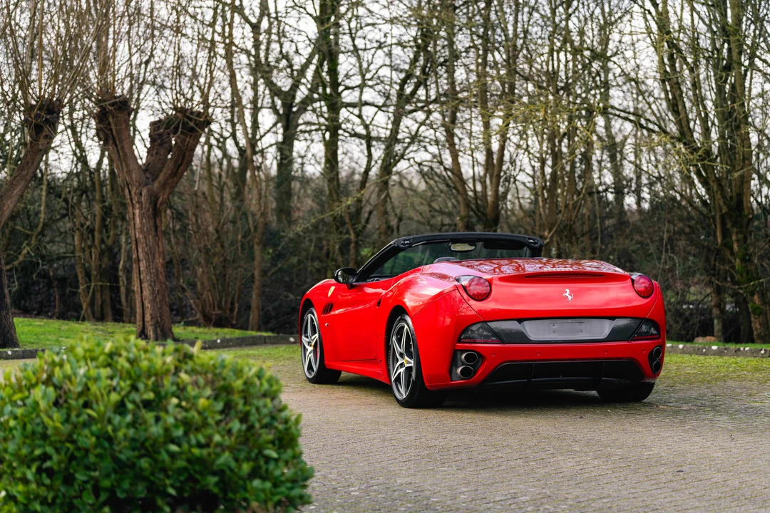 2011 Ferrari California - Image 14 of 31