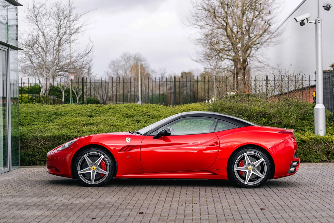 2011 Ferrari California - Image 17 of 31